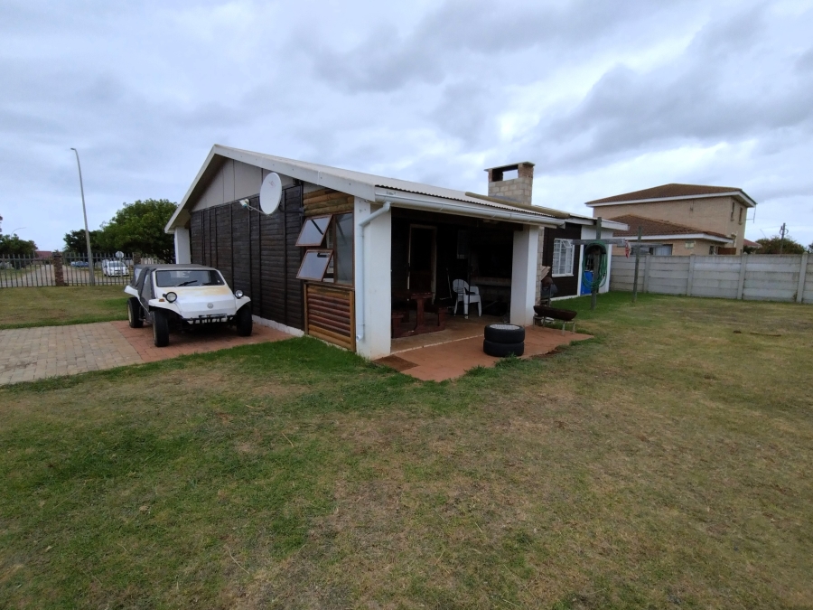 4 Bedroom Property for Sale in C Place Eastern Cape